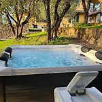 Villa Panoramica Con Jacuzzi Privata Tra Firenze & Lucca ,3 Camere, 4 Bagni Serravalle Pistoiese