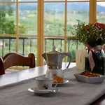 Villa Panoramica Con Jacuzzi Privata Tra Firenze & Lucca ,3 Camere, 4 Bagni *