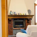 Panoramica Con Jacuzzi Privata Tra Firenze & Lucca ,3 Camere, 4 Bagni *