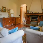Panoramica Con Jacuzzi Privata Tra Firenze & Lucca ,3 Camere, 4 Bagni *