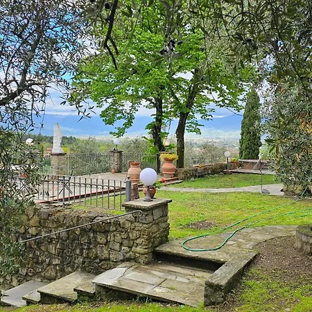 Villa Panoramica Con Jacuzzi Privata Tra Firenze & Lucca ,3 Camere, 4 Bagni