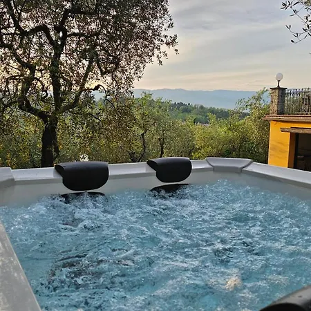Panoramica Con Jacuzzi Privata Tra Firenze & Lucca ,3 Camere, 4 Bagni Serravalle Pistoiese