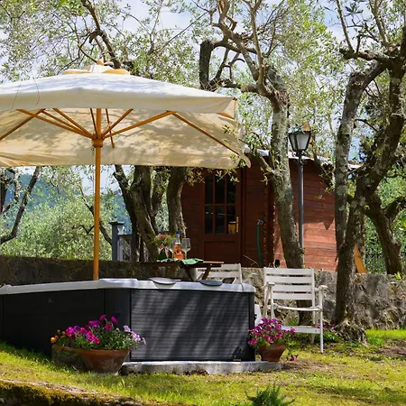 Villa Panoramica Con Jacuzzi Privata Tra Firenze & Lucca ,3 Camere, 4 Bagni Villa