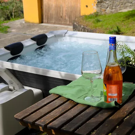 Panoramica Con Jacuzzi Privata Tra Firenze & Lucca ,3 Camere, 4 Bagni * Serravalle Pistoiese