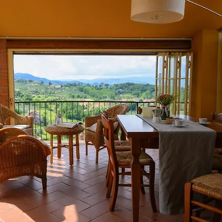 Villa Panoramica Con Jacuzzi Privata Tra Firenze & Lucca ,3 Camere, 4 Bagni Villa