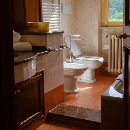 Villa Panoramica Con Jacuzzi Privata Tra Firenze & Lucca ,3 Camere, 4 Bagni *