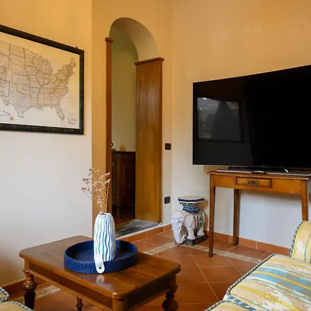 Panoramica Con Jacuzzi Privata Tra Firenze & Lucca ,3 Camere, 4 Bagni * Serravalle Pistoiese